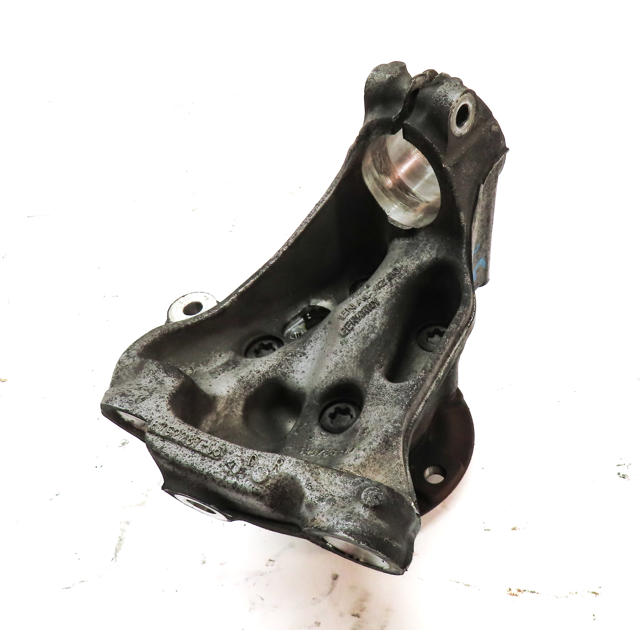 12-18 BMW 320i 328i 330i 335i 340i (F30) SEDAN LEFT FRONT SPINDLE KNUCKLE HUB — exact item pictured